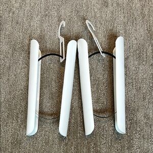 White Plastic Hanger Boot Trees